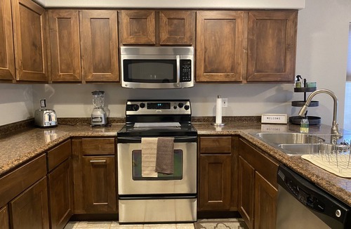Kingswood Parke House | Cozy getaway home w/POOL and GREAT location!