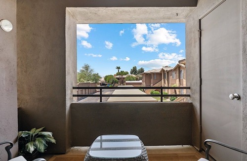 Desert Paradise Estates Condo | Cozy @ Kierland - 2BR, 2BA Condo - Heated. Community Pool & Spa, Gym, BBQ Grills!