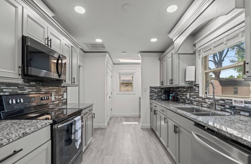 Springfield House | Cozy Luxury Getaway Home