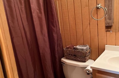Osceola Apartment | Cozy micro cabin 3 near Truman Lakes in the Ozarks