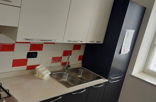 Susa Apartment | Cozy mini apartment with private parking 5 minutes from the lake
