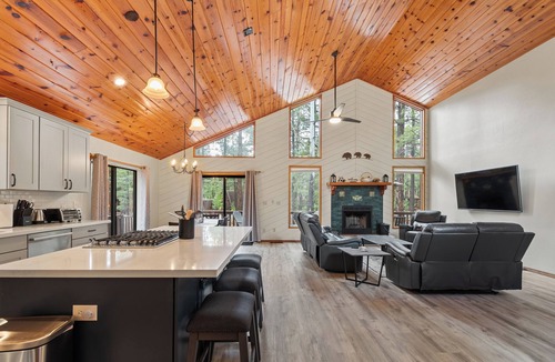 Pinetop Cabin | Cozy Newly Renovated PET FRIENDLY! Pinetop Cabin Retreat at 7300ft Elevation