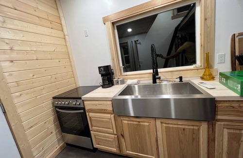 Hildale Cabin | Cozy Orchard cabin with garden, vineyard in delightful Hildale
