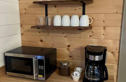 Valle Cabin | Cozy Retreat: Glamping Getaway in a Tiny House near the Grand Canyon, AZ