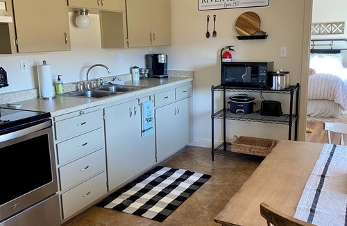 Virgin Apartment | Cozy RIVERFRONT Apt, at Zion NP, River Access and Views, Views, Views!