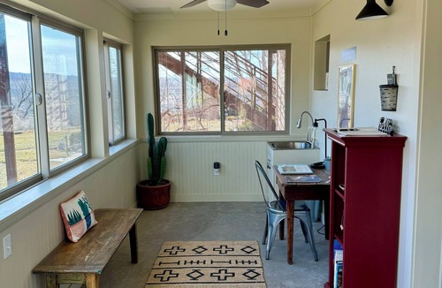 Virgin Apartment | Cozy RIVERFRONT Apt, at Zion NP, River Access and Views, Views, Views!
