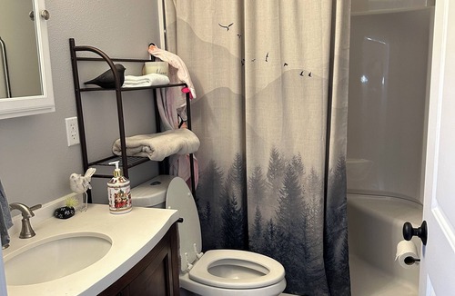 Hillsboro Apartment | Cozy studio with WiFi and AC in charming Hillsboro