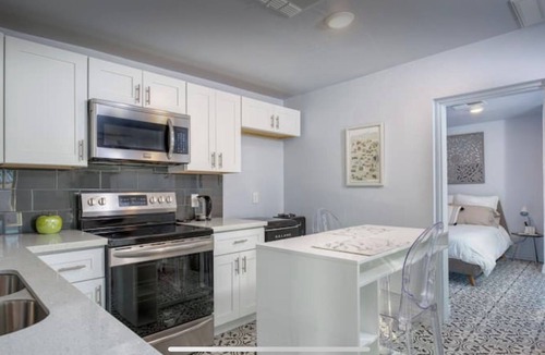Feldman's House | Cozy Tucson Casita- Walk to 4th ave/Downtown