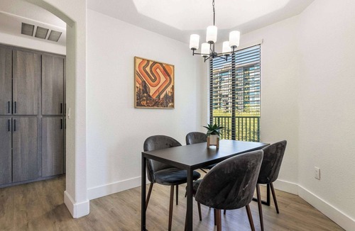 Desert Paradise Estates Apartment | CozySuites at Kierland Commons with pool #16