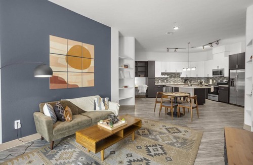 Tempe Apartment | CozySuites at Town Lake