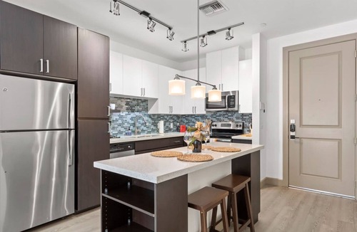 Tempe Apartment | CozySuites at Town Lake