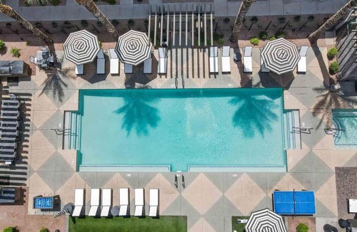 Glendale Sports and Entertainment District Apartment | CozySuites at Zone Westgate