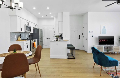 Glendale Sports and Entertainment District Apartment | CozySuites Glendale by the stadium with pool 01