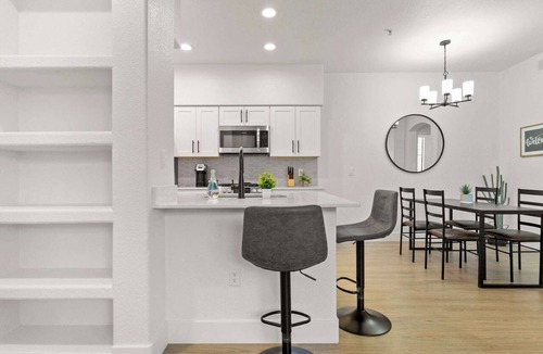 Glendale Sports and Entertainment District Apartment | CozySuites Glendale by the stadium with pool! 15