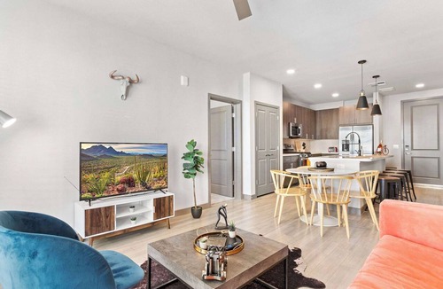 Roosevelt Apartment | Cozysuites PHX RORO Gym, Pool, Pets, Parking! #14