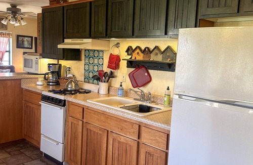 Prescott Cottage | Creek Cottage - Prescott Cabin Rentals