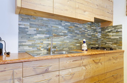 Pedraces Apartment | Crespula ApartmentThis spacious studio apartment for 2-3 people in alpine style.