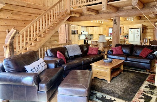 Parks Cabin | Custom Log Cabin in the Pines with all the Amenities & Views