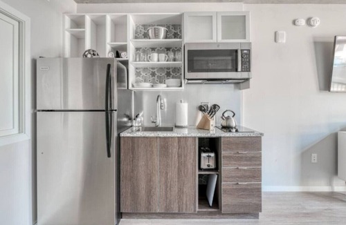 Downtown Minneapolis Apartment | CW Studio Sky Lounge Rooftop Pool Gym I