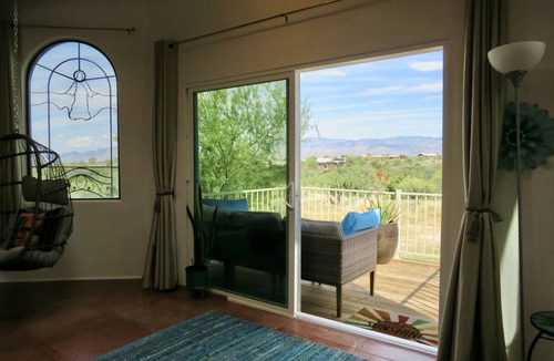 Tucson Apartment | Damselfly Studio. Contemporary, comfortable retreat with gorgeous views near SNP