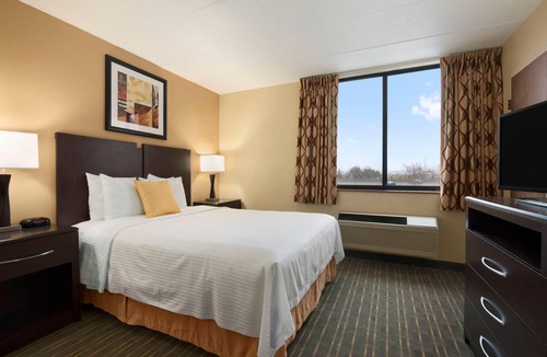 Prospect Park Hotel | Days Hotel by Wyndham University Ave SE
