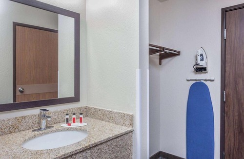 Flagstaff Hotel | Days Inn & Suites by Wyndham East Flagstaff