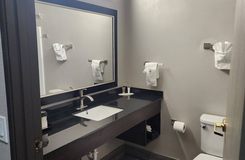 Cortaro Hotel | Days Inn & Suites by Wyndham Tucson/Marana