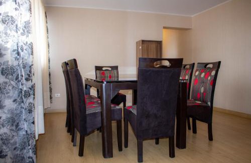 Surquillo Apartment | Departamento 100 m2 con luz natural y Seguridad 24h
