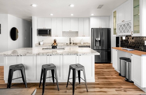 Scottsdale Estates Nine House | Desert Bloom l 5 min to Old Town l Hot Tub
