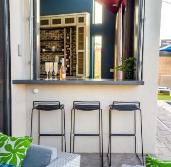 Southwest Village House | Desert Luxe Entertainers Delight!walk To Oldtown