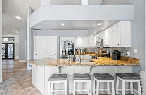 Val Vista Lakes House | Desert Oasis in Val Vista Lakes - Heated Pool