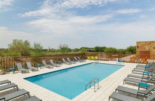 East Mesa Hotel | Desert Oasis Retreat in Mesa! Pool, Free Breakfast, Pets Allowed, Free Parking!