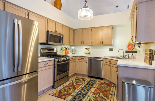 Tortolita House | Desert Ranch Retreat - Pet-friendly, Mountain Views & Great Amenities