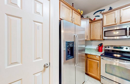 San Tan Valley House | Desert retreat with enclosed yard, instruments, alfresco dining, grill, & W/D