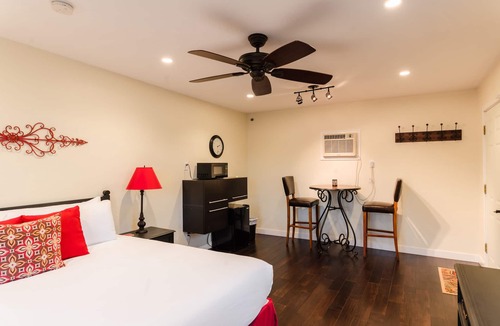 Ryan Estates Villa | Desert Ridge by AvantStay | Spacious Oasis w/ Pool & Hot Tub