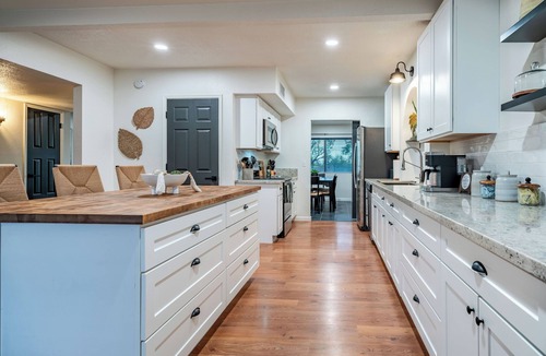 Tanque Verde House | Desert Skies - Beautiful private Tucson home with great mountain views & pool