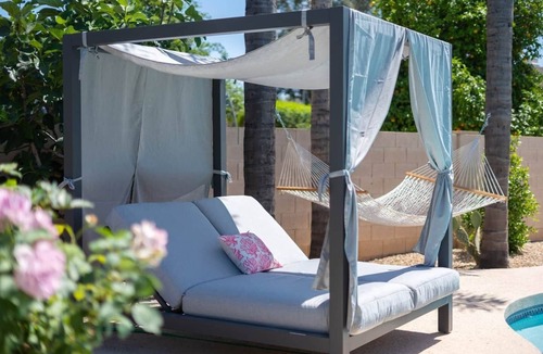Honeyridge Manor House | Designer Oasis Minutes from Scottsdale Events, Heated Pool,Hot Tub ,Sleeps 8