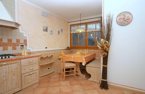 Molveno Villa | Detached villa with breathtaking views of the Dolomites and Lake Molveno *