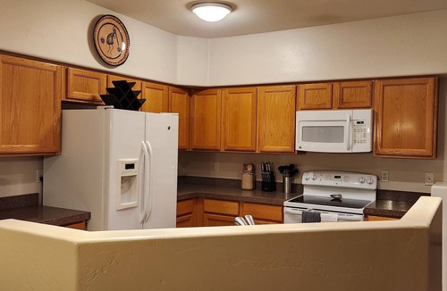 The Bluffs House | Dog-friendly 3-bedroom unit near Tucson National Golf Course