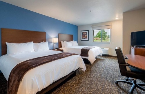 Grant Creek Hotel | Dog-Friendly Extended Stay Room with Cooking Space for Comfort in Missoula