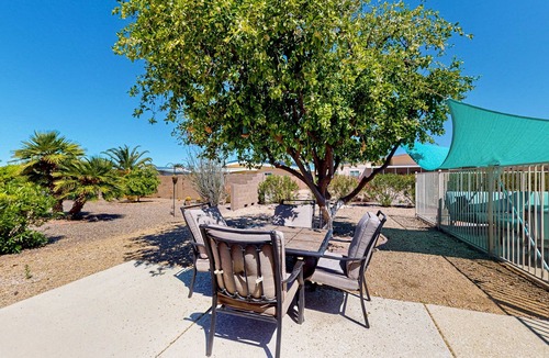 Sun City House | Dog-friendly home with private pool, yoga studio, fitness room & great patio
