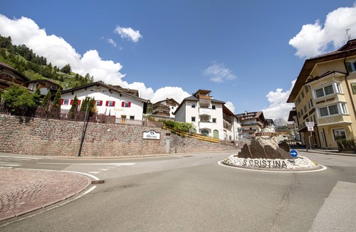 Santa Cristina Val Gardena Apartment | Dolomites Apartments Cesa Benedet 114A
