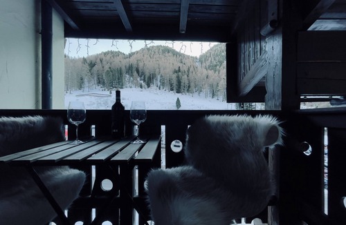 Tesero Apartment | Dolomiti Haus 300 ft from Pampeago ski lifts.