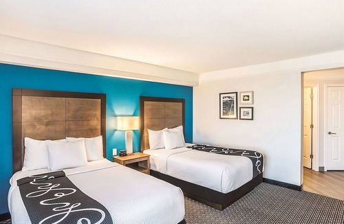 Ahwatukee Foothills Hotel | Double Beds Room, La Quinta Inn Phoenix Chandler, Free Breakfast