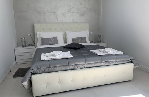 Trento Old Town House | Double room with en suite bathroom