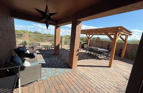 Dove Mountain House | Dove Mountain Perserve, gated, dog friendly home.