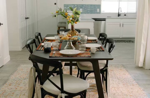 Governmental Mall House | Downtown Phoenix Cozy Home Close to Concerts, Bars, Airport + More!