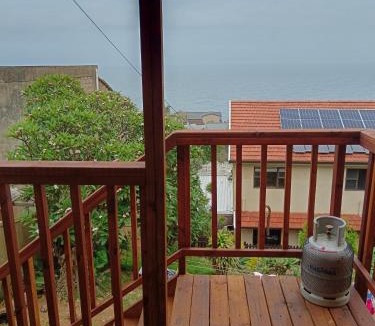 Bluff Apartment | Dream View Cabin