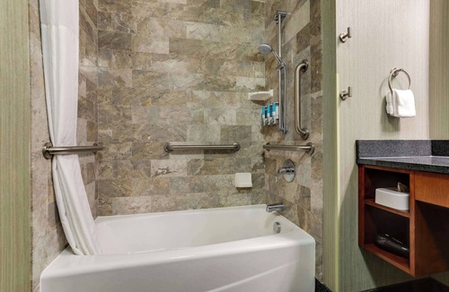 Chandler Hotel | Drury Inn & Suites Phoenix Chandler Fashion Center