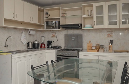 Urbanizacion California Apartment | Duplex of 03 spacious rooms with living room, dining room and kitchen in California.